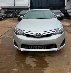 Toyota Camry LE 4dr Sedan (2.5L 4cyl 6A) 2013 Silver