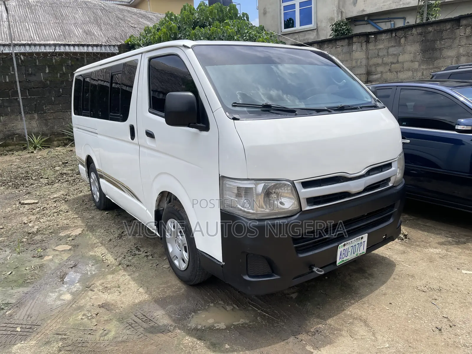 Toyota HiAce 2009 White
