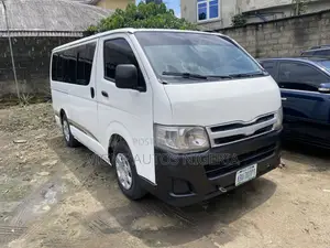 Toyota HiAce 2009 White
