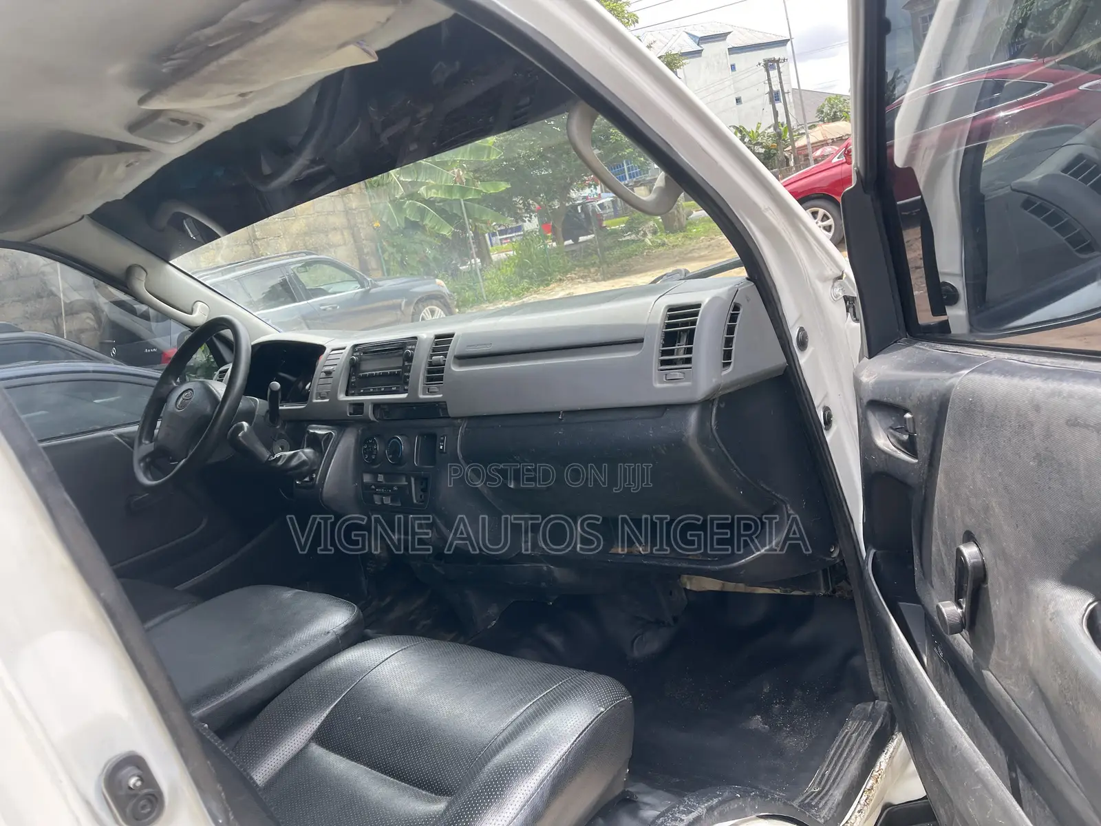 Toyota HiAce 2009 White