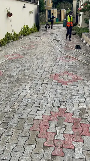 Interlocking/ Concrete Floor Washing