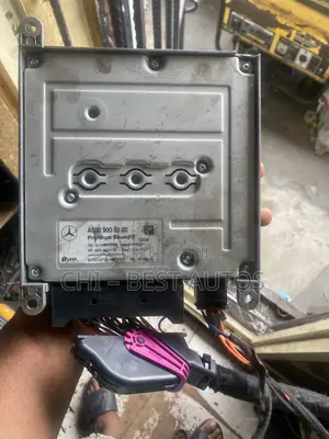 Mercedes Benz W213 Amplifier