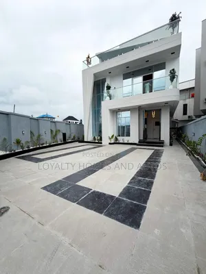 5bdrm Duplex in Chevron for sale