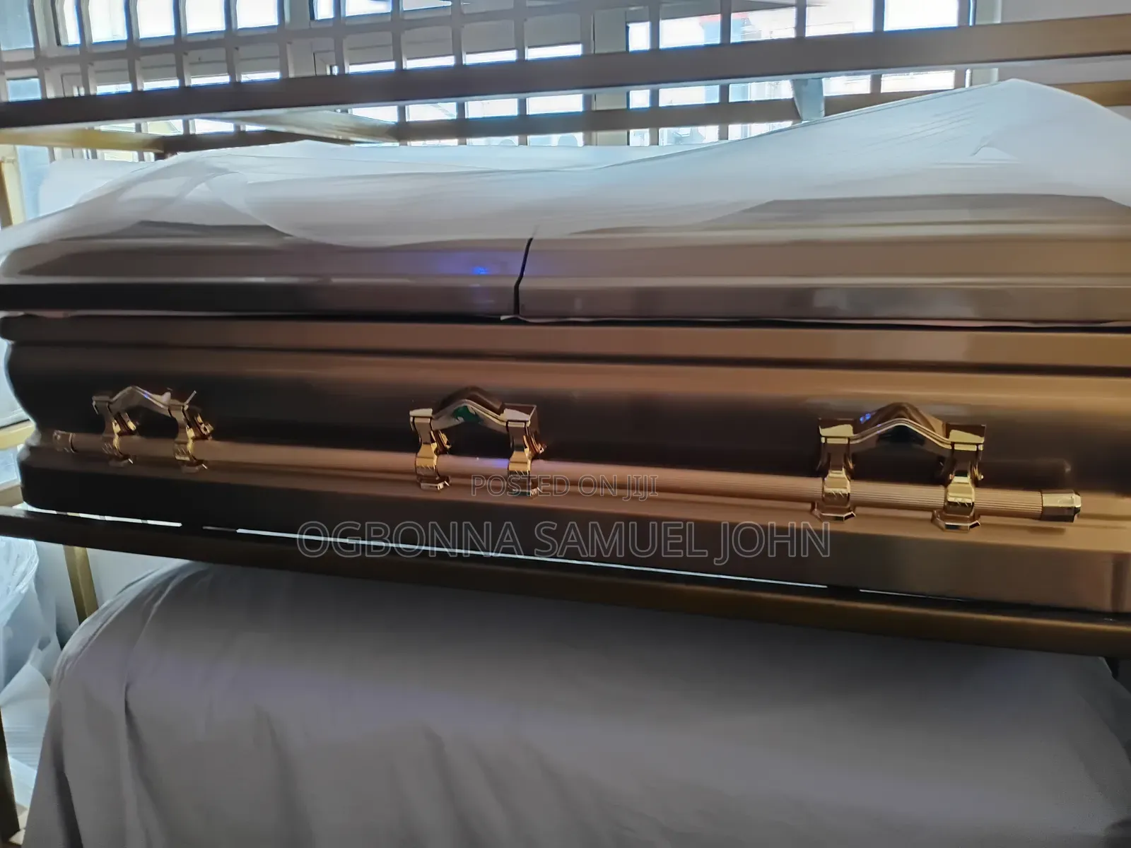 Metallic Foriegn Imported Casket