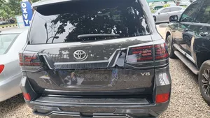 Toyota Land Cruiser 2013 White