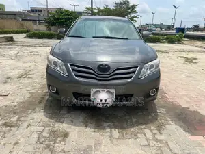Toyota Camry LE 4dr Sedan (2.5L 4cyl 6AM) 2010 Gray