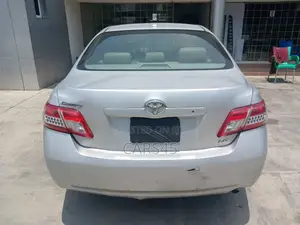 Toyota Camry 2011 Silver