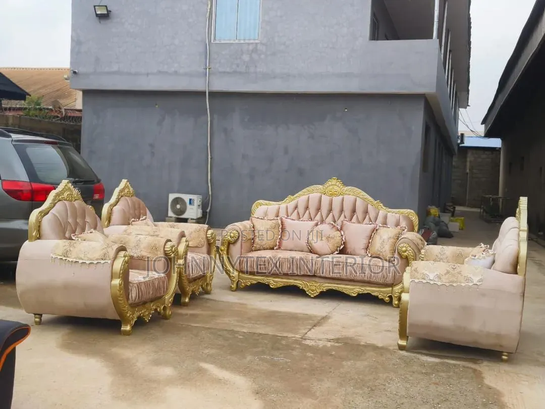 Set of Royal Table With the Chairs