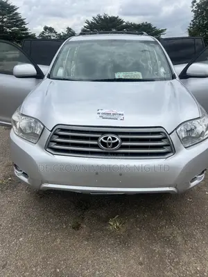 Toyota Highlander SE 2010 Silver