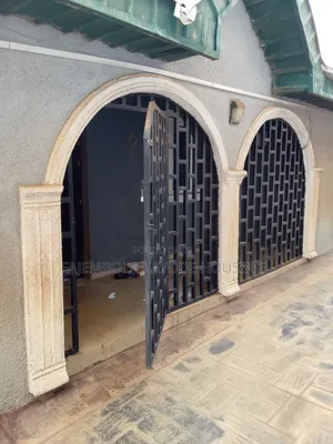 2bdrm Bungalow in Seke, Alakia for rent
