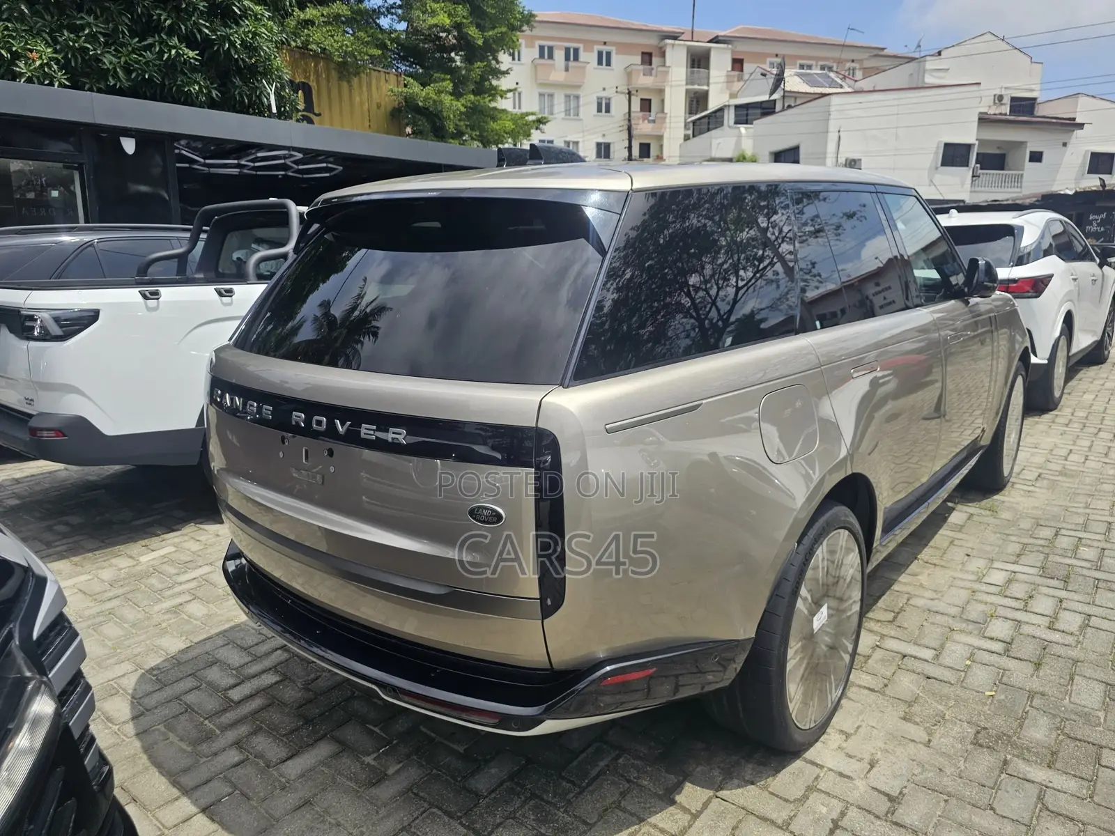 Land Rover Range Rover 2023 Gold