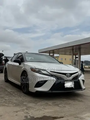 Toyota Camry XSE V6 (3.5L V6 8A) 2019 White