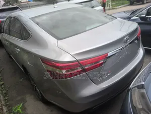Toyota Avalon Limited (3.5L 6cyl 6A) 2018 Silver