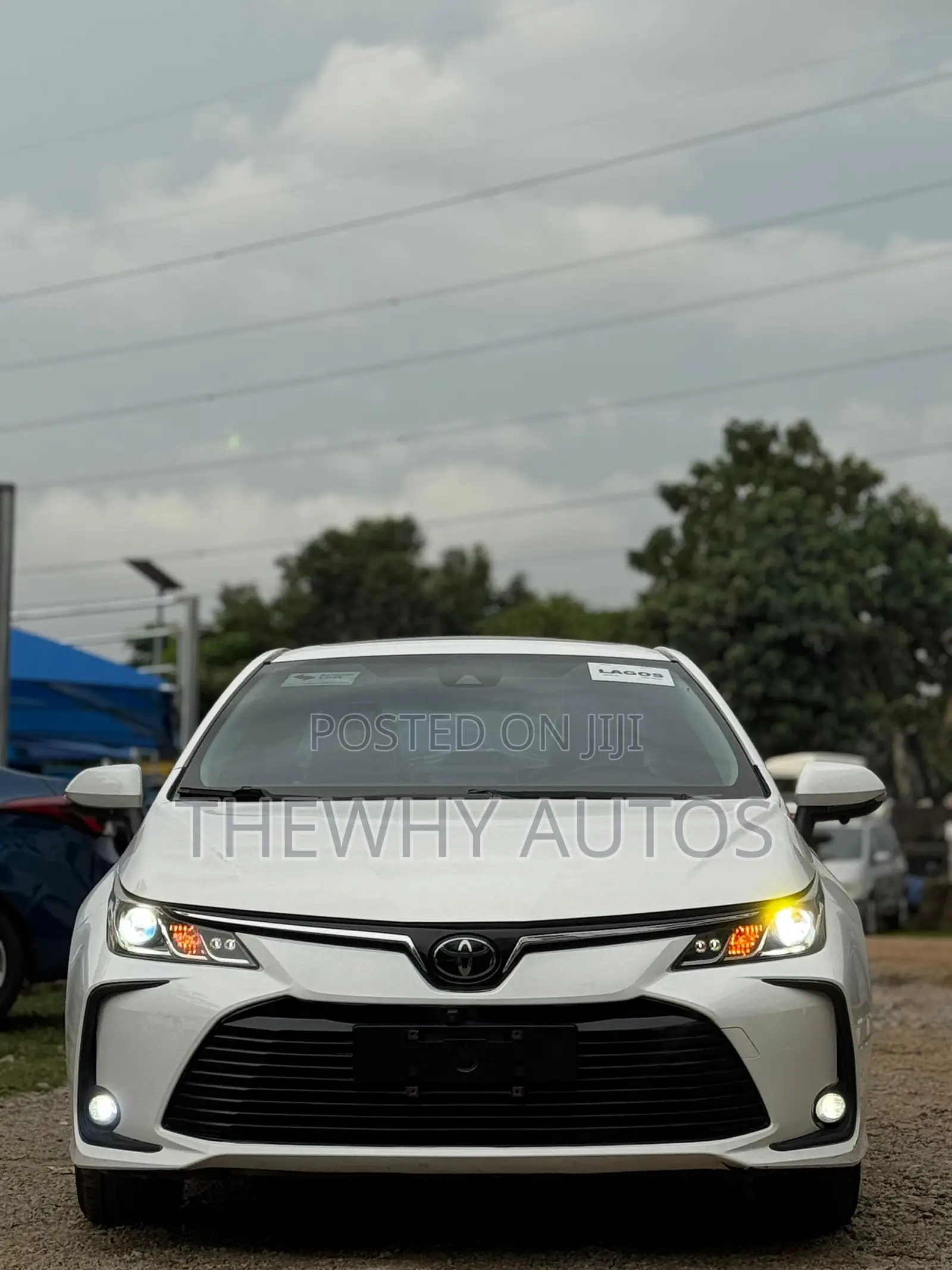 Toyota Corolla XLE 2020 White