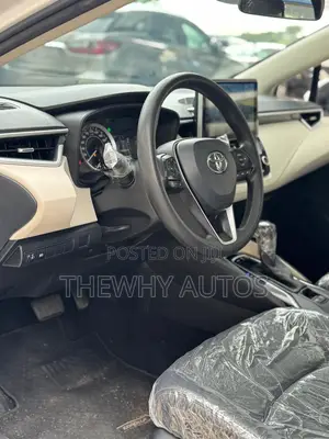 Toyota Corolla XLE 2020 White