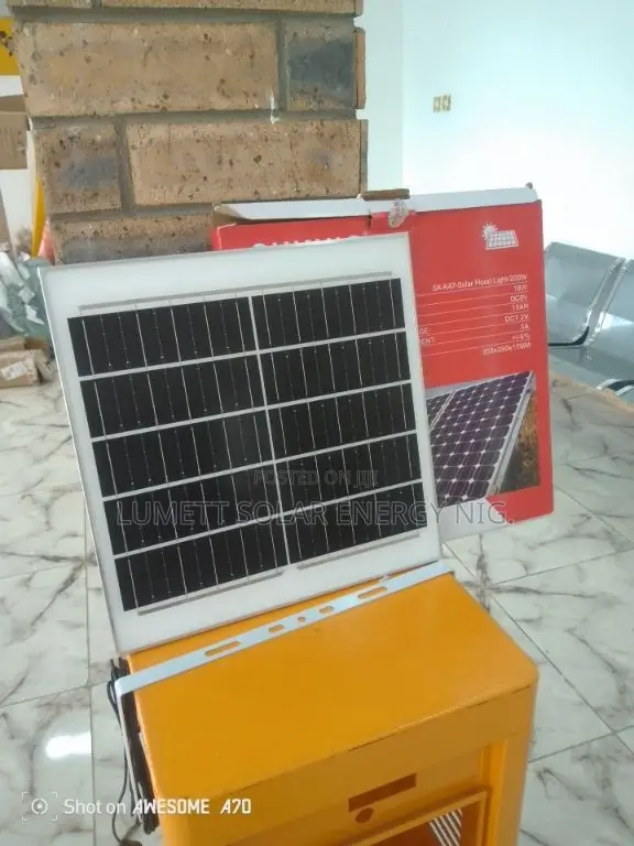 SUKHIG 200W Solar Flood Light