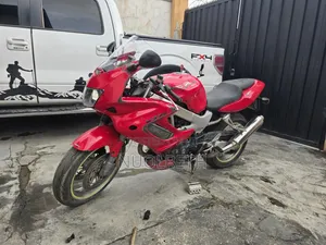 Honda VT 2002 Red