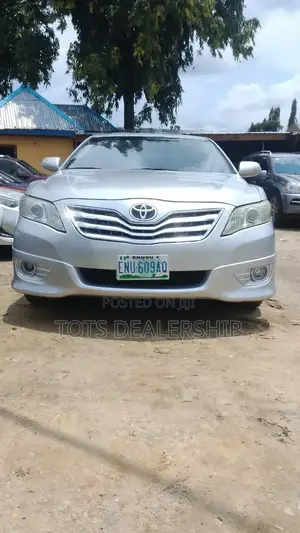 Toyota Camry SE V6 4dr Sedan (3.5L 6cyl 6AM) 2009 Silver