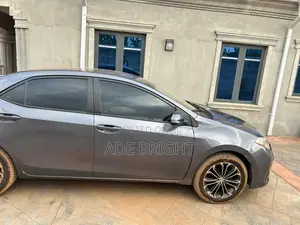 Toyota Corolla S 4dr Sedan (1.8L 4cyl CVT) 2015 Gray