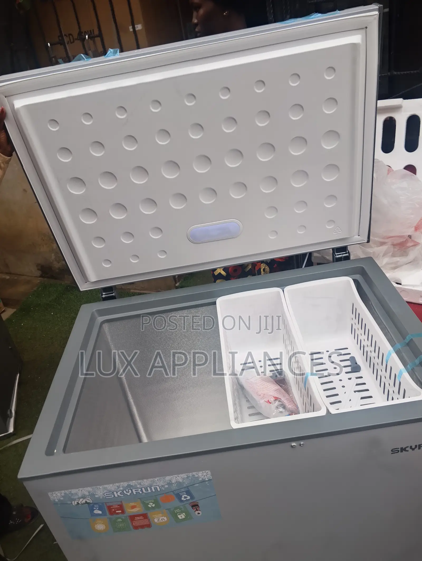 Skyrun 260L Extra Large Chest Deep Freezer