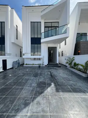 5bdrm Duplex in Chevron for sale