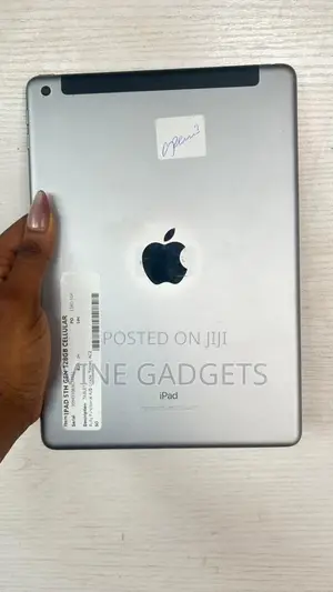 Apple iPad Pro 9.7 (2016) 128 GB Black