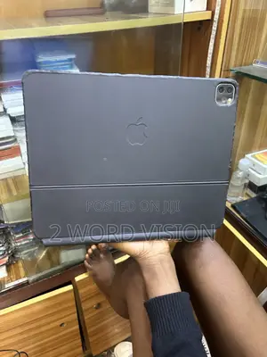 Apple iPad Pro 12.9 (2022) 128 GB Gray