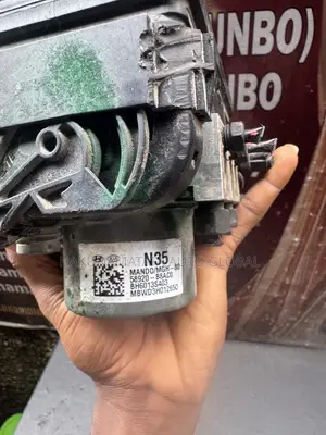 Hyundai Santa Fe 2017–2018 ABS Pump & Module