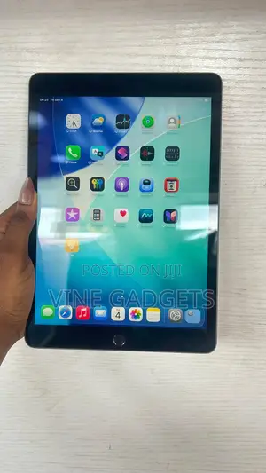 Apple iPad 10.2 (2021) 64 GB Black