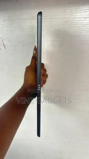 Apple iPad 10.2 (2021) 64 GB Black
