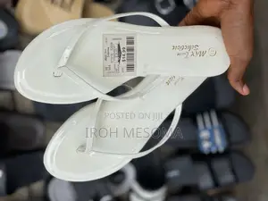 White Casual Slide