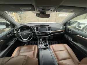 Toyota Highlander Limited 2019 White