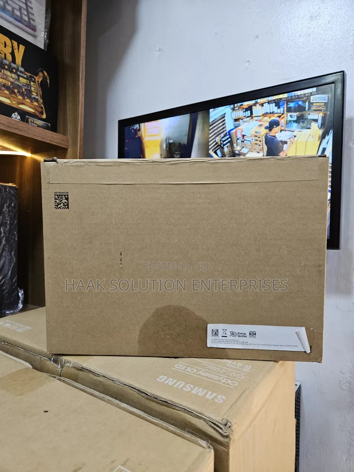 New Microsoft Surface Pro 11th Edition, a Copilot+ PC 32GB SSD 1T
