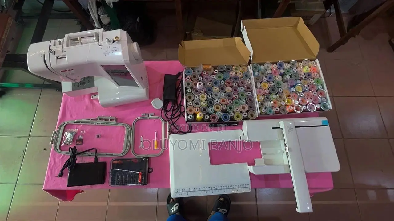 ES5 Embroidery Sewing Machine