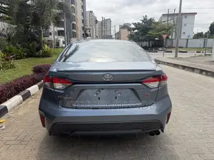 Toyota Corolla SE 2020 Blue