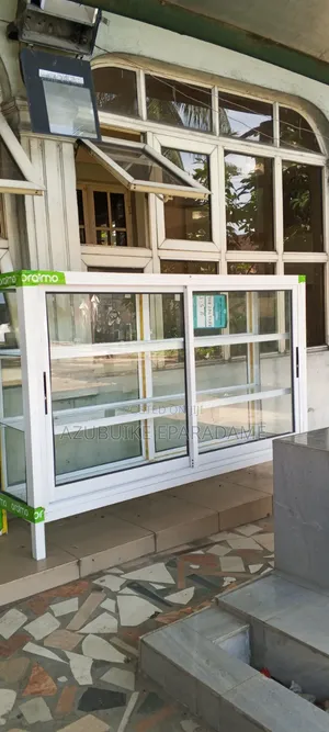 Show Glass for Sale