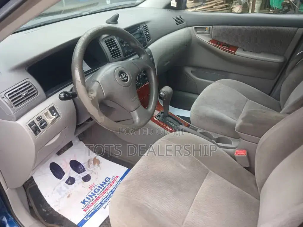 Toyota Corolla LE 2004 Blue