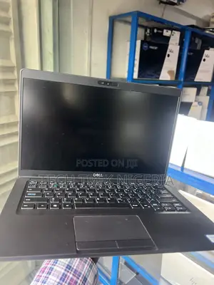 Laptop Dell Latitude 3390 2-in-1 8GB Intel Core i5 SSD 256GB