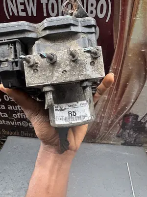 Hyundai Tucson 2009–2013 ABS Pump & Module
