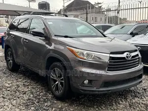 Toyota Highlander XLE V6 4x4 (3.5L 6cyl 6A) 2016 Gray