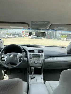 Toyota Camry 2010 Silver