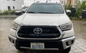Toyota Hilux 2018 White