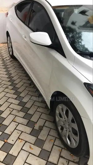 Hyundai Elantra SE 4dr Sedan (1.8L 4cyl 6A) 2014 White