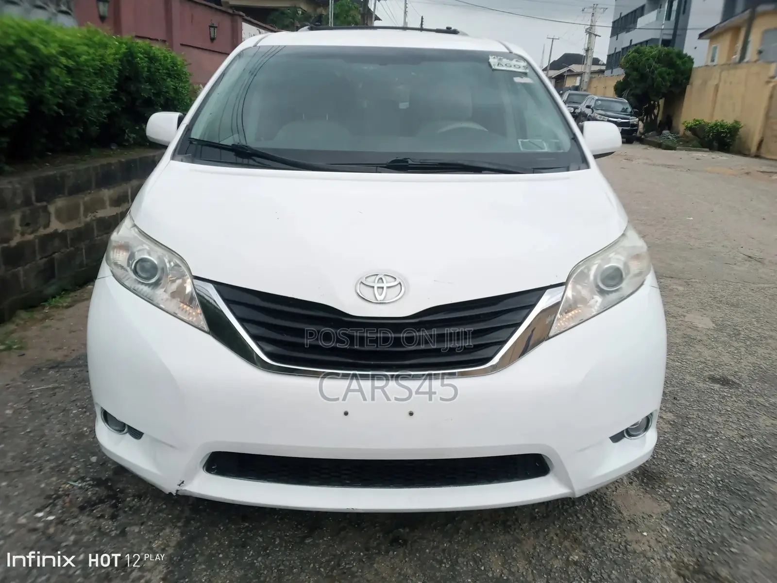 Toyota Sienna 2011 White