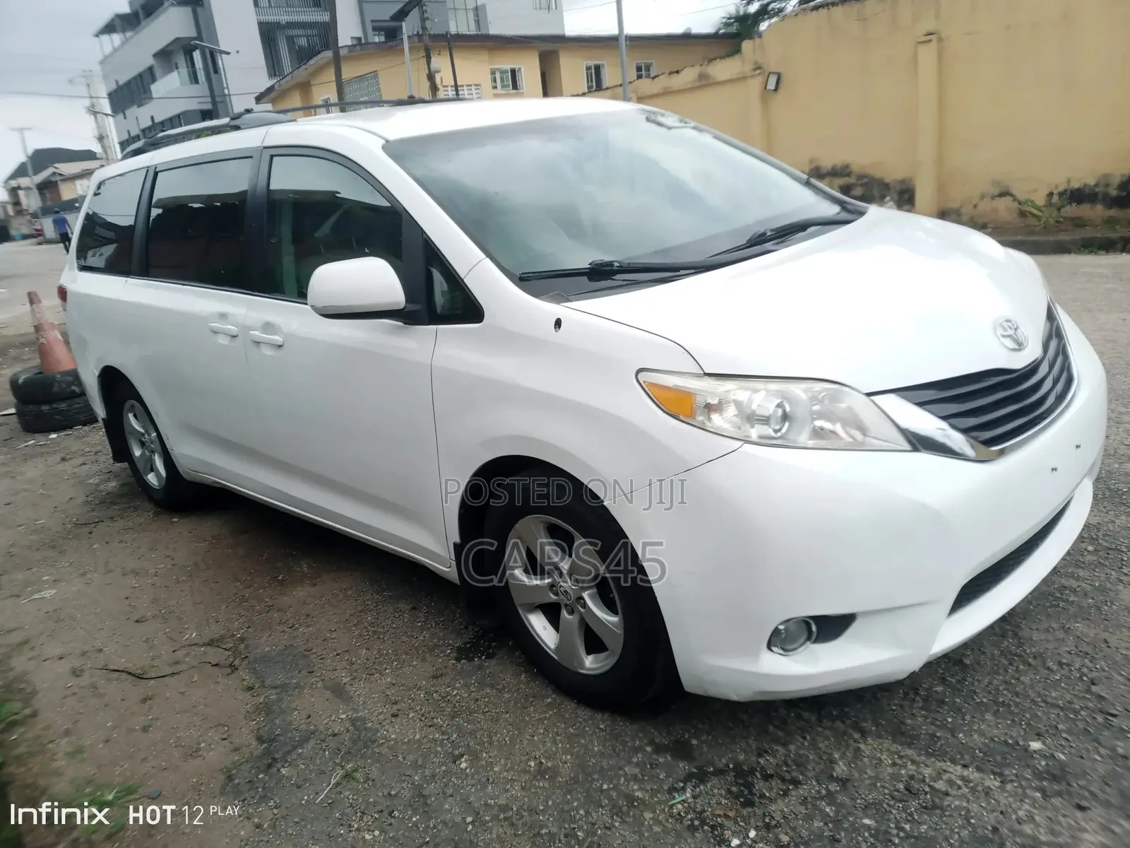 Toyota Sienna 2011 White