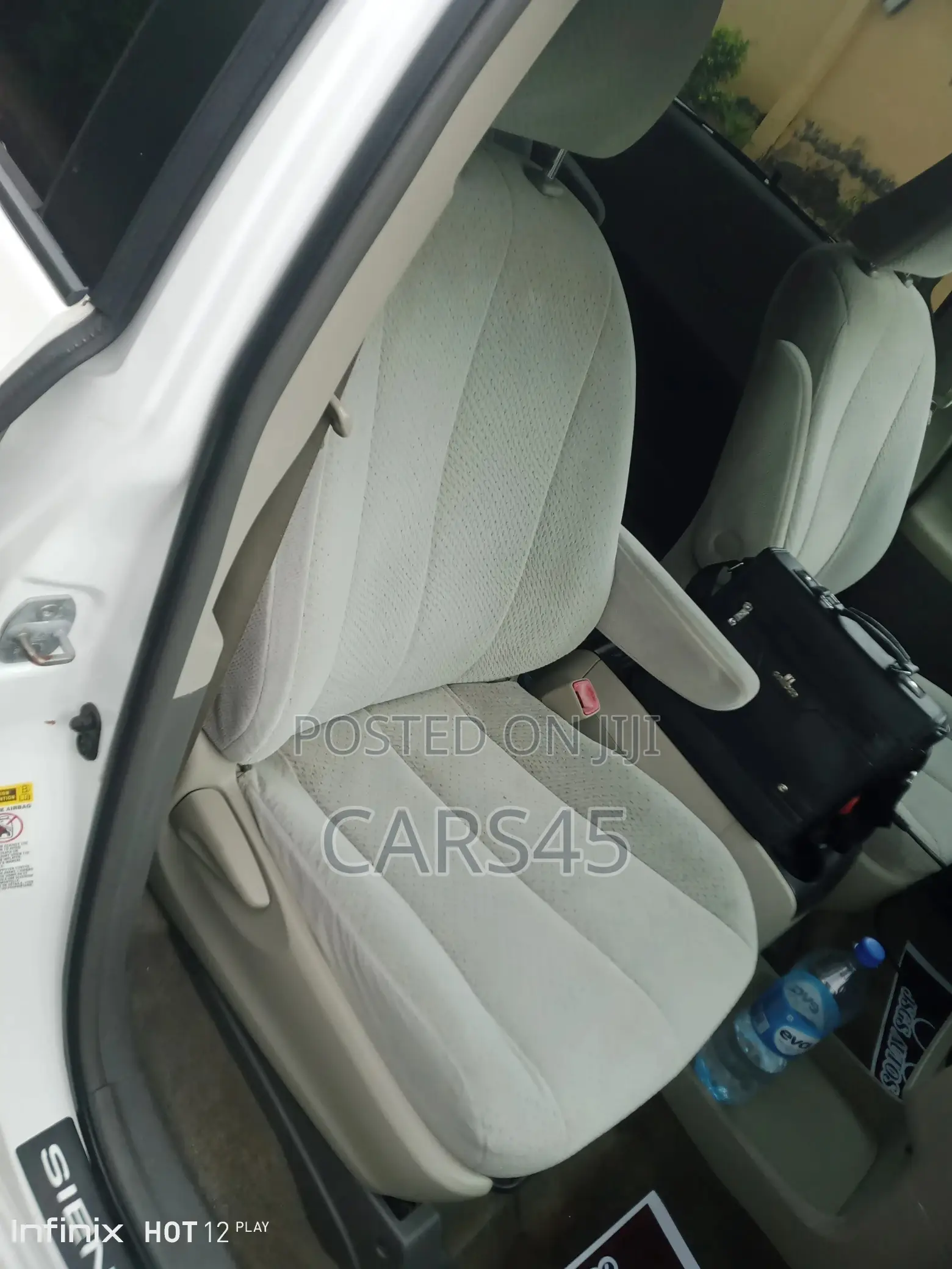 Toyota Sienna 2011 White