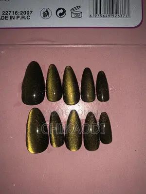 Cat Eye Nails