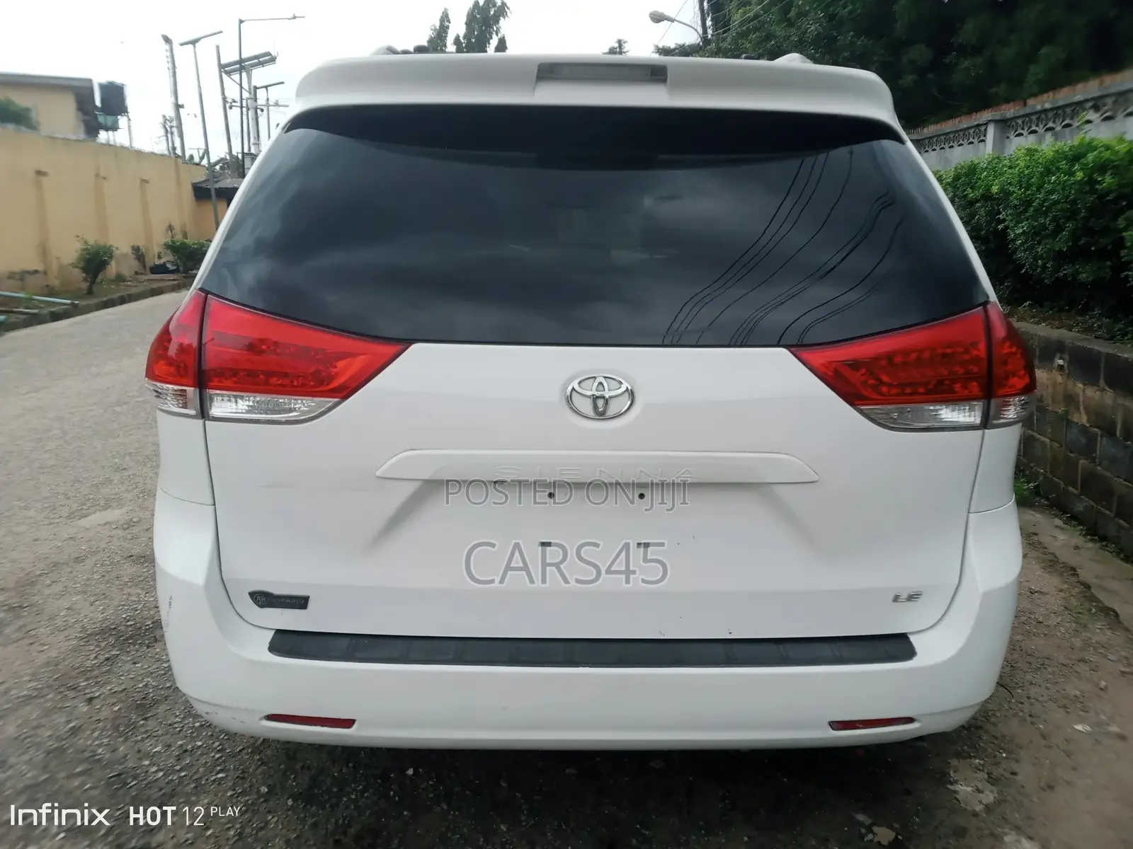 Toyota Sienna 2011 White