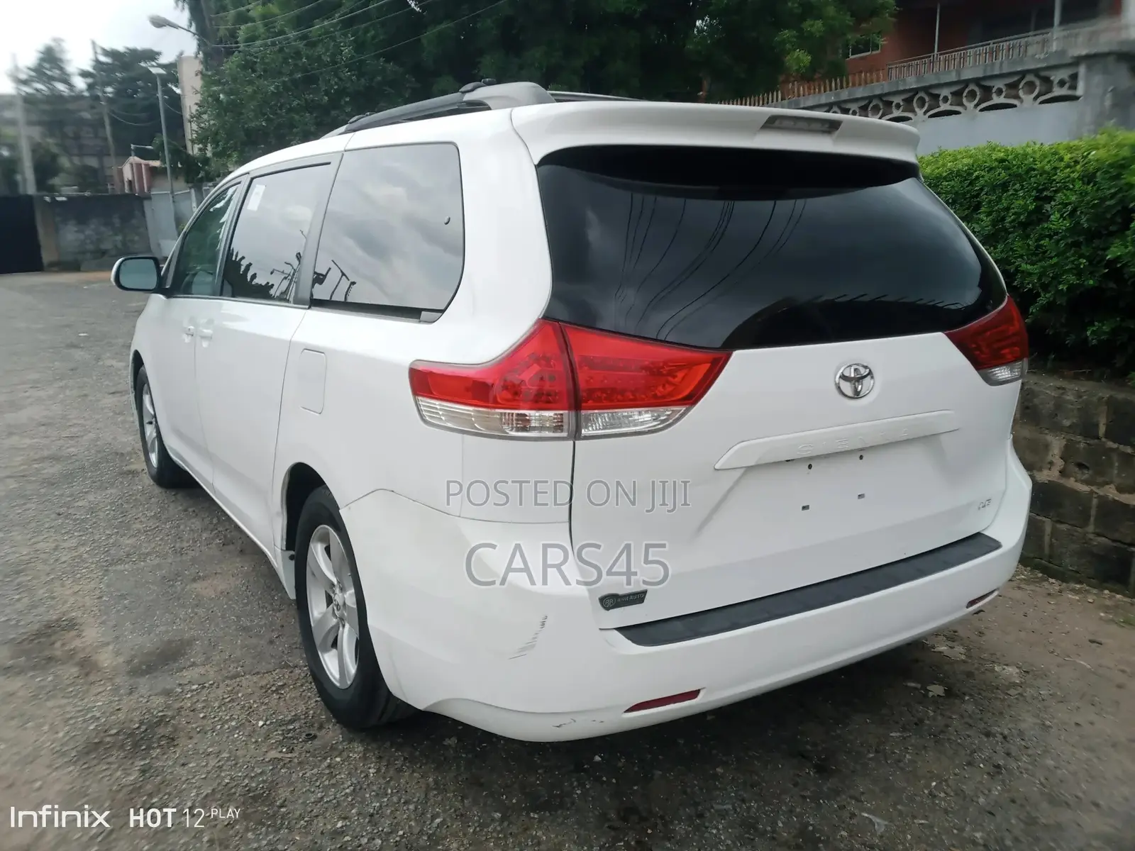 Toyota Sienna 2011 White