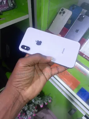 Apple iPhone X 64 GB White